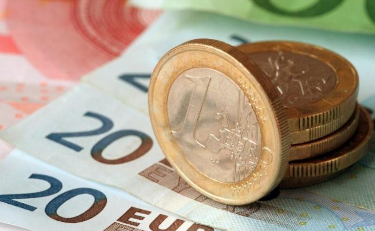 Курс евро перевалил за 50 рублей из-за новых санкций против России
