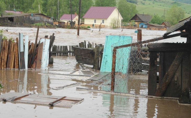 Жители затопленного села в Чарышском районе просят спасти их