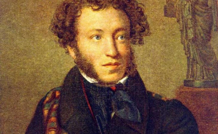 Поклонники Александра Пушкина в пятницу отмечают 215-й день рождения поэта