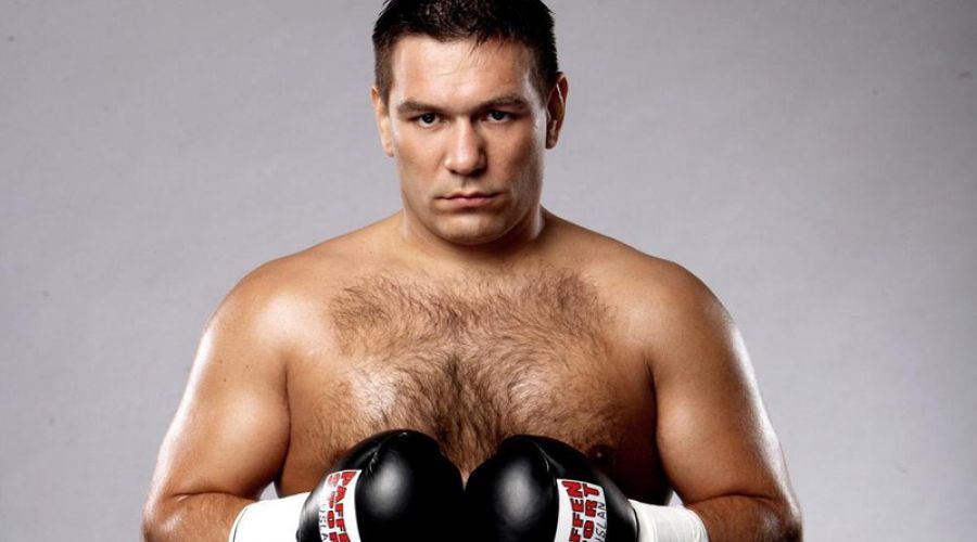 Боксер Руслан Чагаев вернул звание чемпиона мира в супертяжелом весе по версии WBA