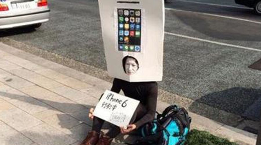 Фанаты Apple выстроились в очередь за новым iPhone 6