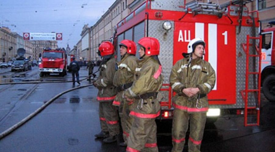 Крыша гриль-бара &quot;ШашлыкоFF&quot; в Барнауле дымилась из-за непрочищенной вентиляции