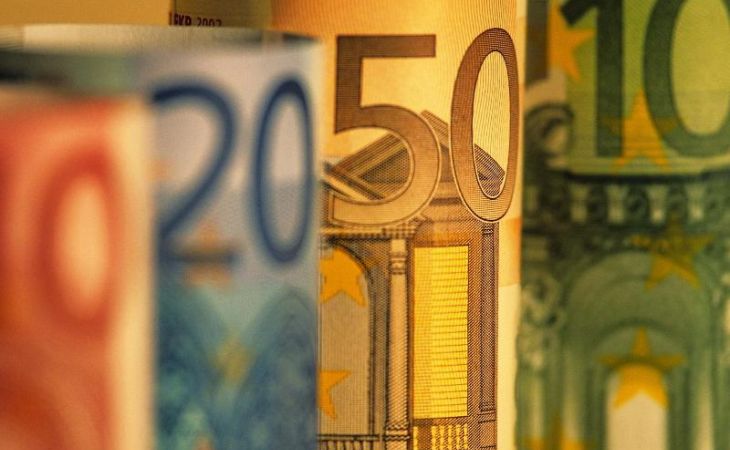 Банки Барнаула в обменных пунктах продают евро за рекордные 87 рублей