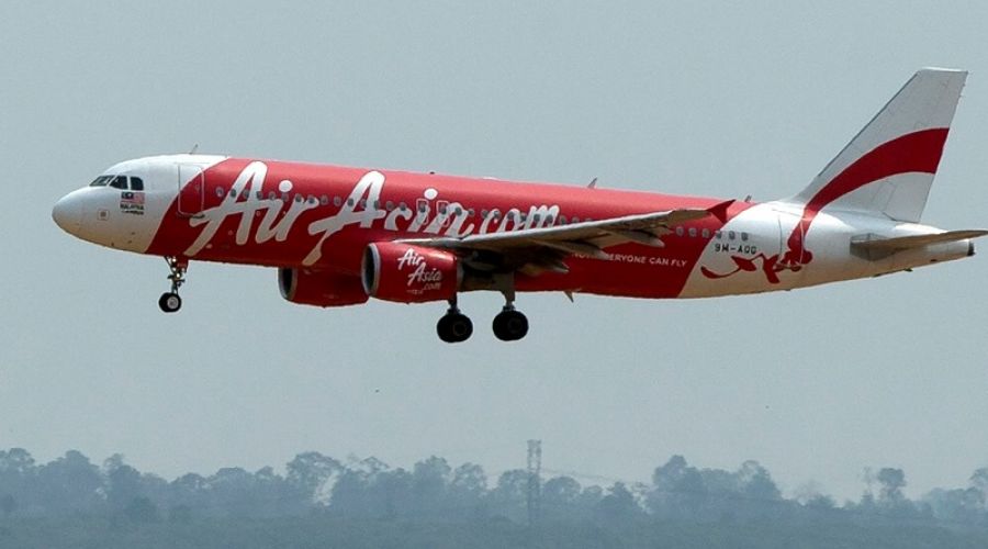 ВВС Индонезии обнаружили два нефтяных пятна в зоне поисков пропавшего Airbus