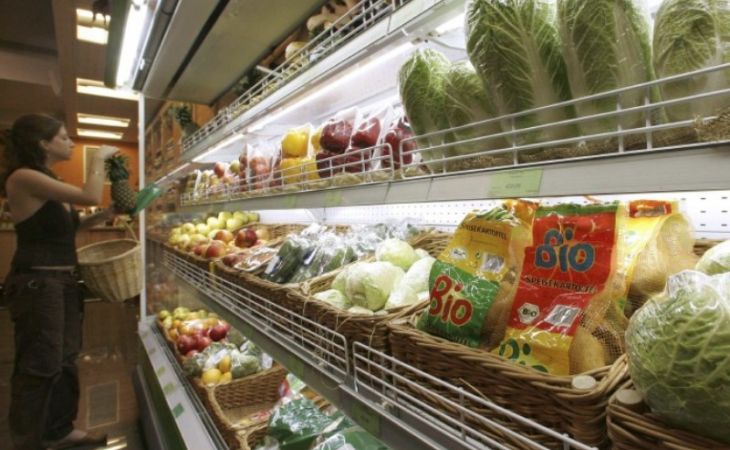Цены на импортные продукты в России в январе выросли на 45%