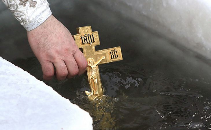 Около 1500 верующих пришли на главную купель в Барнауле