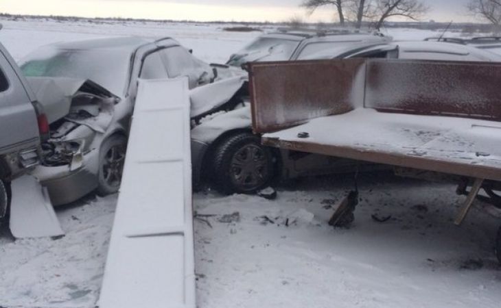 Плохие погодные условия стали причиной массового столкновения автомобилей под Барнаулом