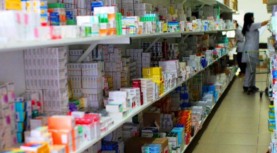 Семьи депутатов и министров будут получать бесплатные лекарства