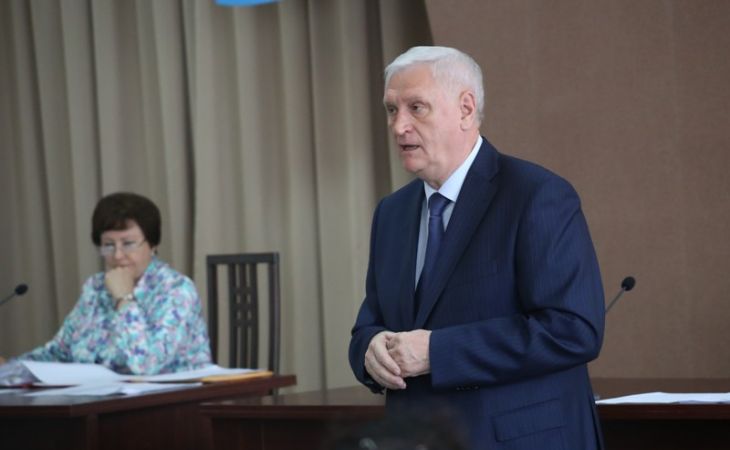 Дума Барнаула  приняла отчет главы администрации Игоря Савинцева