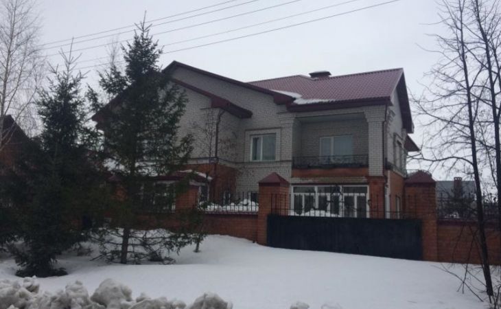 Самый большой коттедж в Барнауле выставили на продажу за 20 миллионов