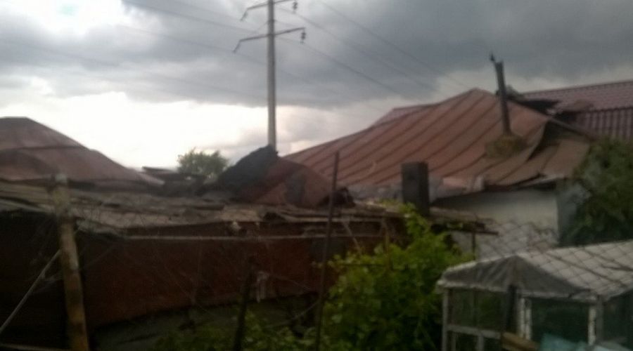Власти Бийска оценили масштабы сильнейшего смерча в городе