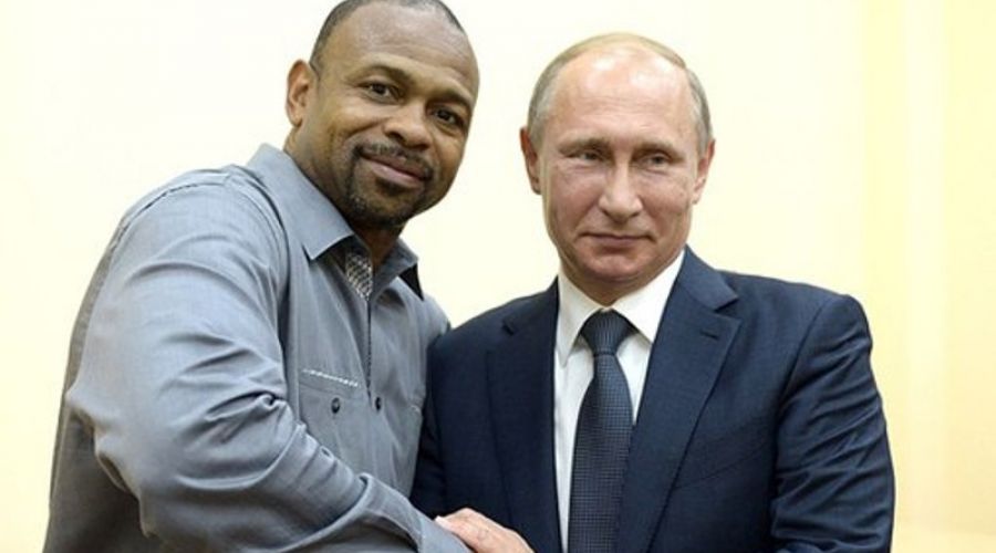 Боксер Рой Джонс попросил у Владимира Путина российское гражданство