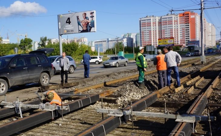 На пересечении ул. Попова и Павловского тракта в Барнауле завершается ремонт трамвайного переезда