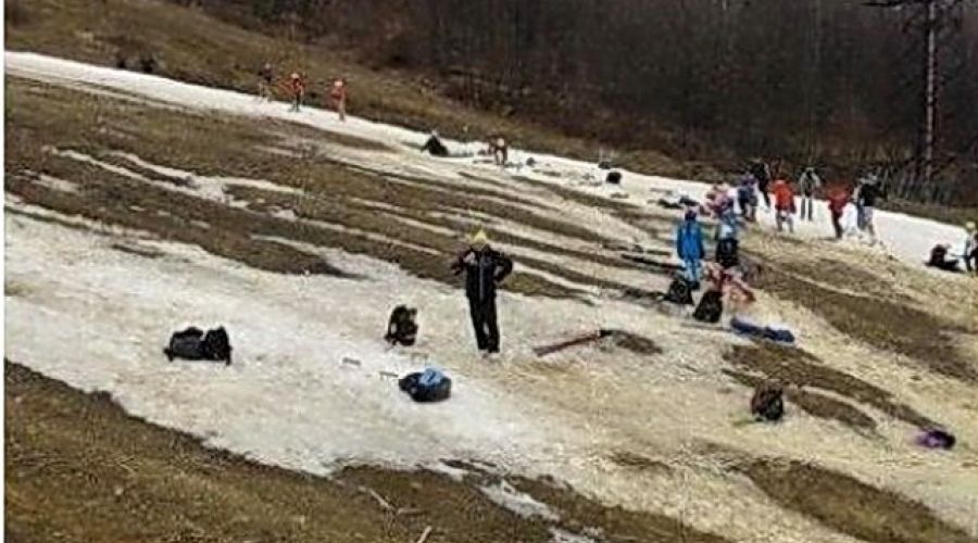 Чемпионат Украины по лыжному спорту прошел в грязи и без снега