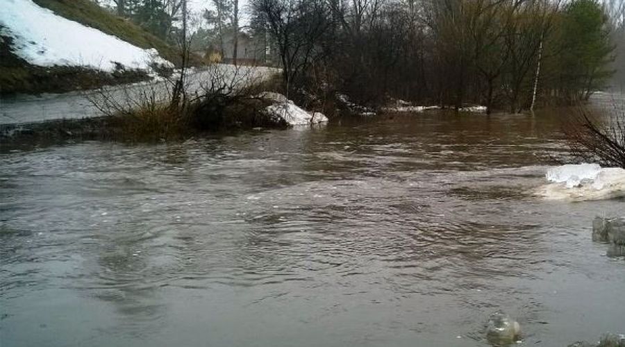 Участок шоссе Ленточный бор продолжает быть закрытым из-за паводка