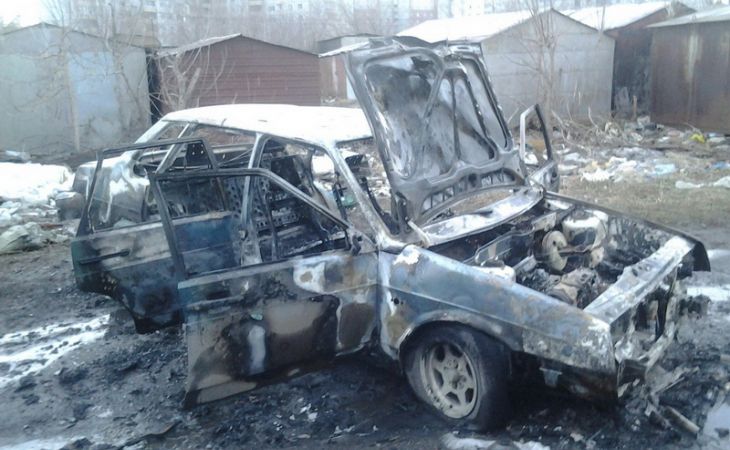 Автомобиль сгорел в Барнауле ранним утром