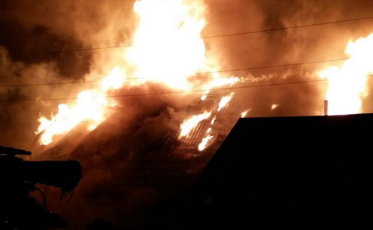 Большой пожар произошел в барнаульском поселке Черницк - фото