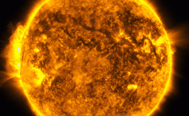 NASA "заставило" Солнце сделать элеронную бочку. Видео