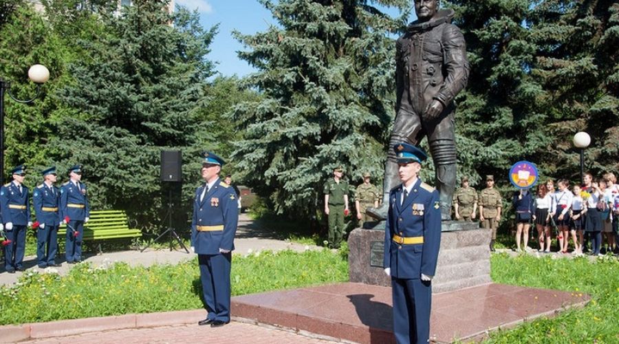 Именем уроженца Алтайского края Германа Титова назвали улицу в Химках