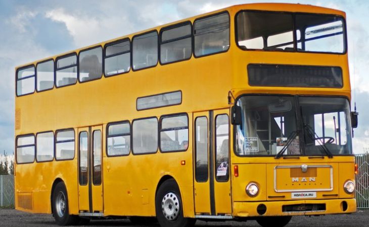 Знаменитый двухэтажный автобус из Барнаула купил петербургский художник