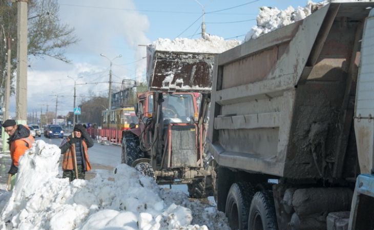 В Барнауле за выходные было вывезено почти 8 тысяч тонн снега