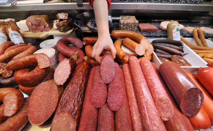 Попавшая в Алтайский край колбаса может быть заражена вирусом африканской чумы свиней