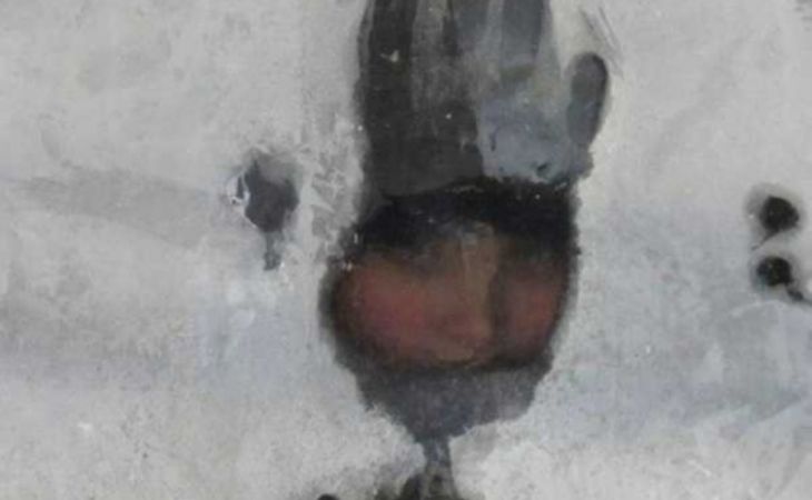 Годовалый малыш в Алтайском крае насмерть замерз на холодной веранде дома