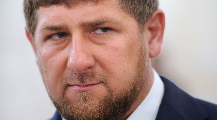 Кадыров раскритиковал главу Минобрнауки за запрет платков в школах