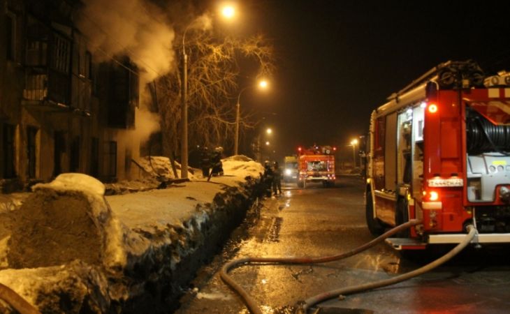 25 человек были эвакуированы при пожаре в Барнауле