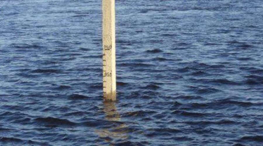 Уровень воды в реке Оби начал снижаться