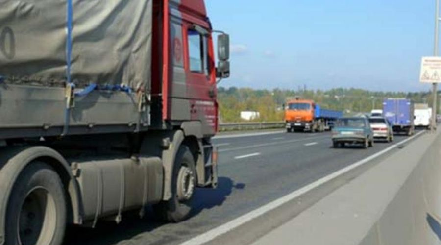 Движение большегрузов ограничат в Алтайском крае