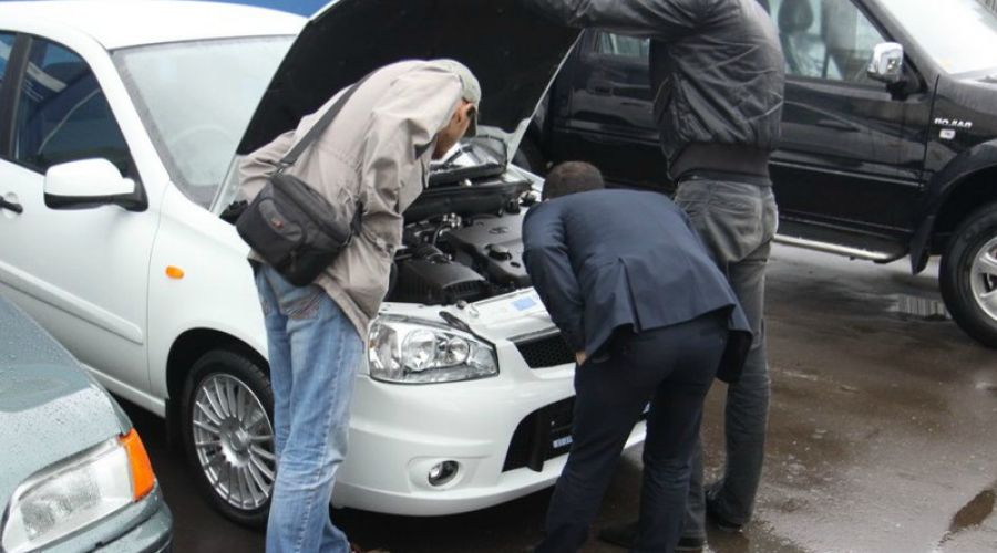 Жители Алтайского края стали ездить на более старых машинах
