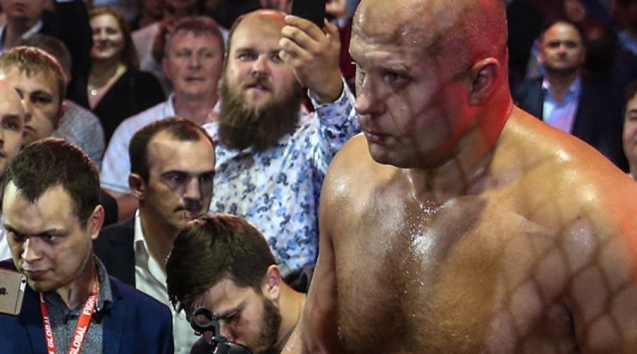Митрион нокаутировал Емельяненко в первом раунде