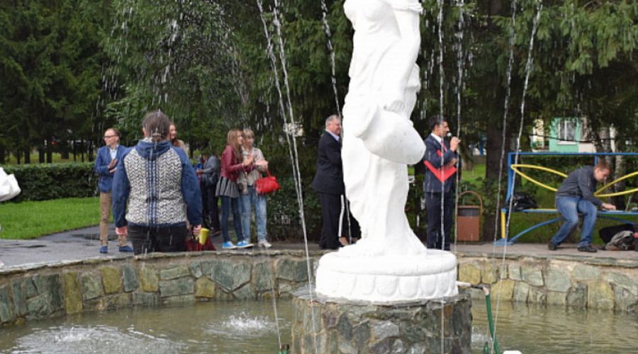 Фонтан "Афродита" торжественно открыли в Барнауле