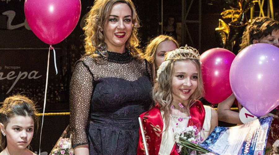 Арина Старцева выиграла барнуальский конкурс красоты "Маленькая Мисс-2017"