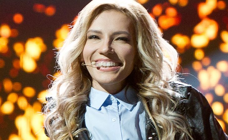 Провалившая "Евровидение" Юлия Самойлова пожаловалась на жадность Первого канала