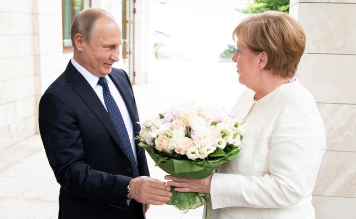 Ответ Госдумы на «оскорбительный» букет Меркель от Путина