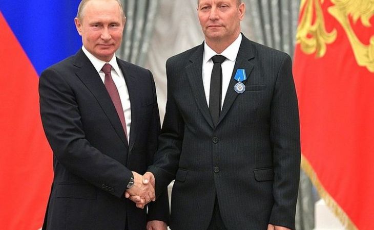Президент России Владимир Путин вручил алтайскому механизатору орден Почета