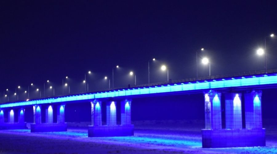 Новый мост в Барнауле получил улучшенное освещение