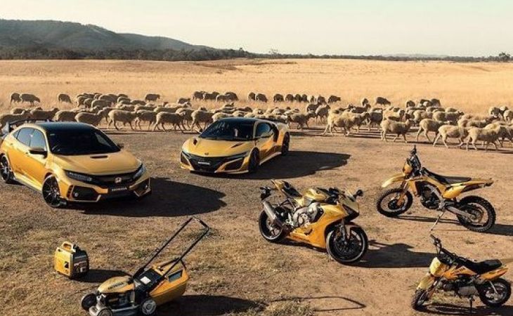 Компания Honda покрыла золотом автомобили, мотоциклы и... газонокосилку