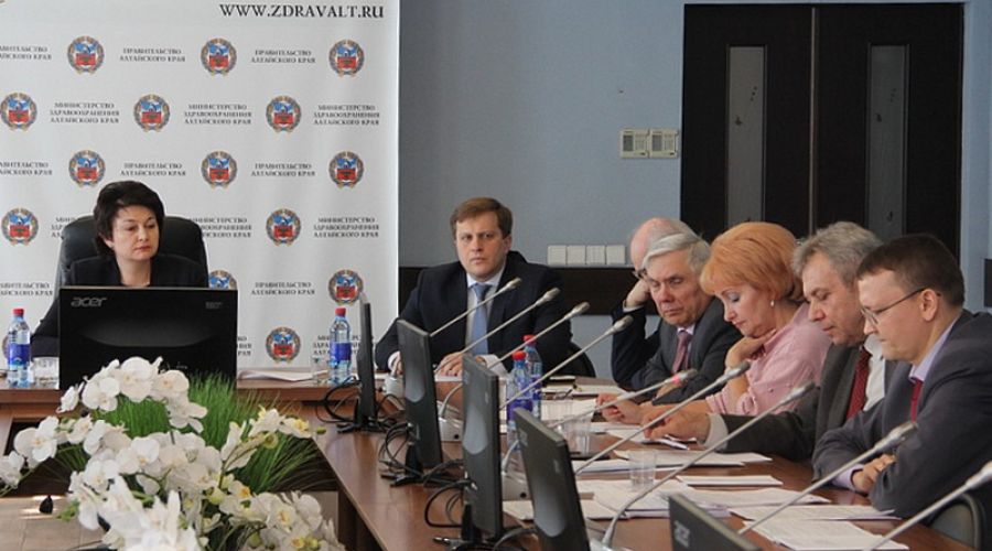 Реализацию региональных составляющих нацпроекта "Здравоохранение" обсудили в Алтайском крае