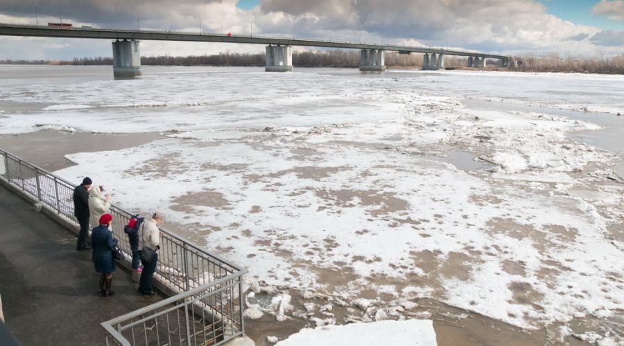 Ледоход начался на Оби в Барнауле