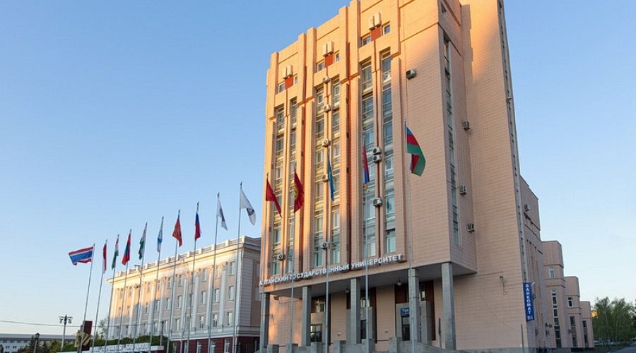 АлтГУ вошёл в рейтинг лучших вузов России по уровню зарплат выпускников