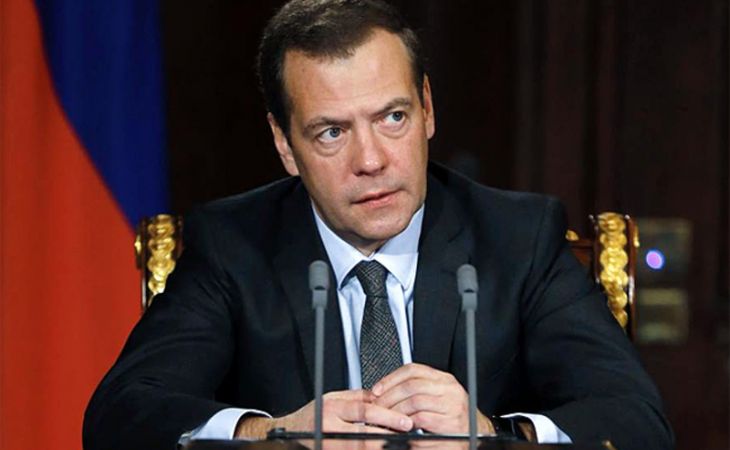 Медведев поручил проработать вопрос о 4-дневной рабочей неделе