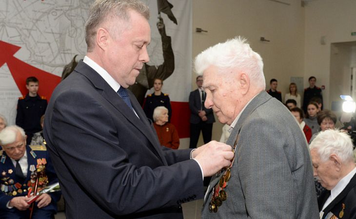 Ветеранам Алтайского края вручили медали в честь 75-летия Победы