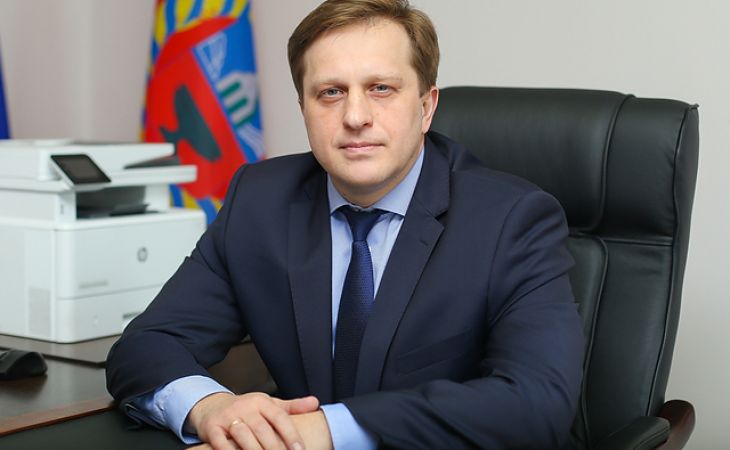 Поздравление министра здравоохранения Алтайского края Попова Д.В.