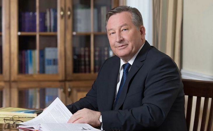 Экс-губернатор Алтайского края Александр Карлин празднует 29 октября день рождения