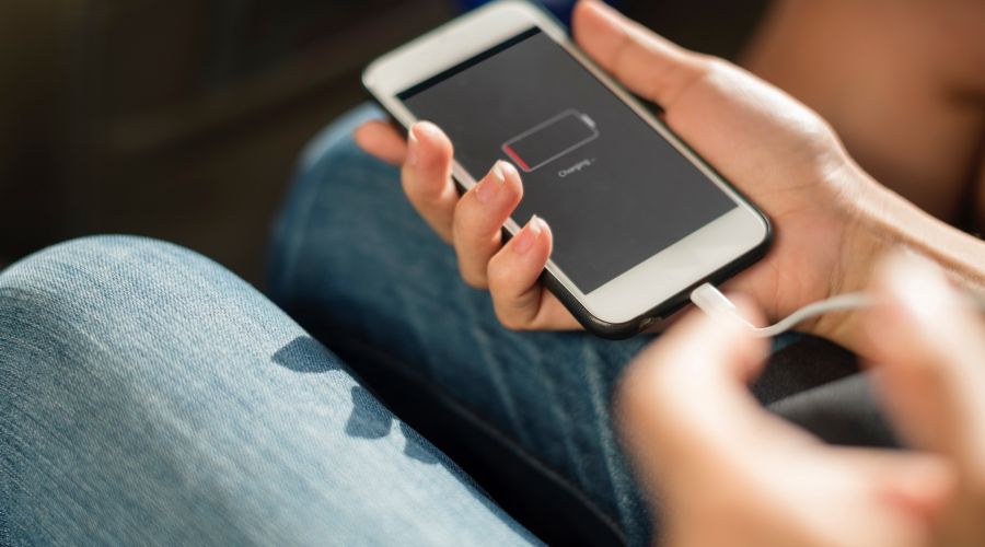Эксперт рассказал, когда запрещено пользоваться смартфоном