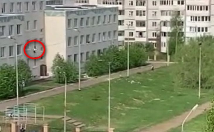 Казанские школьники прыгали из окон, спасаясь от убийц