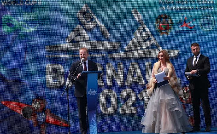 Губернатор Виктор Томенко открыл II этап Кубка мира по гребле на байдарках и каноэ в Барнауле